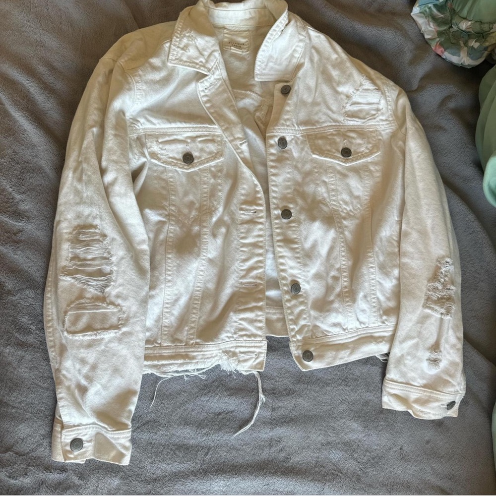 Woman’s American eagle white jean jacket